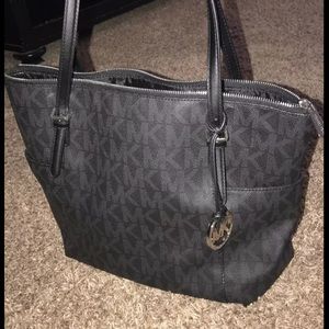ISO Looking for MK purse like this!